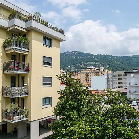 Guesthost - Spacious At 800 M From Borghi Station Como