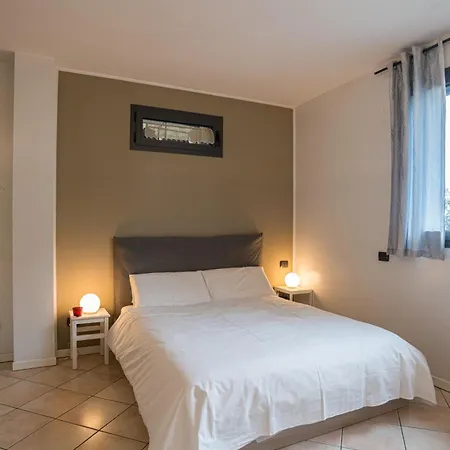 Guesthost - Spacious At 800 M From Borghi Station *