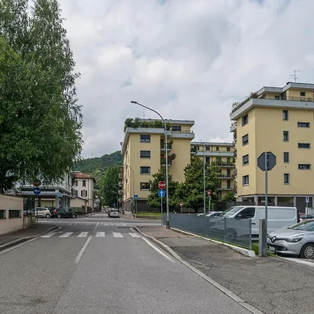 Guesthost - Spacious At 800 M From Borghi Station Lejlighed Como